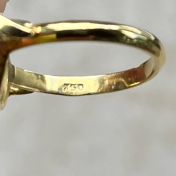 18k Gold Blue Topaz Vintage Estate Ring - Picture 11 of 16